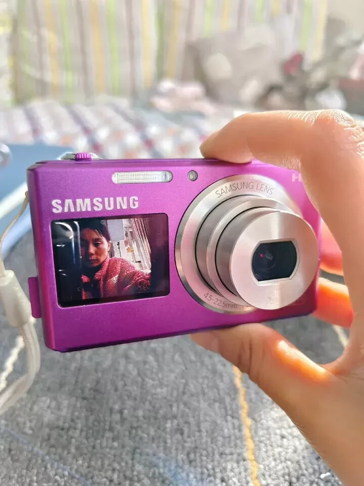 Samsung DV150F 16.2MP Digital Camera WIFI Dual LCD Screen Purple