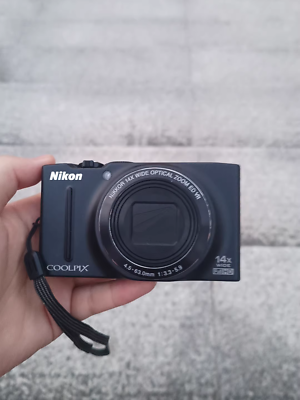 Nikon COOLPIX S8200 16.1MP 14x Optical Zoom Vintage Compact