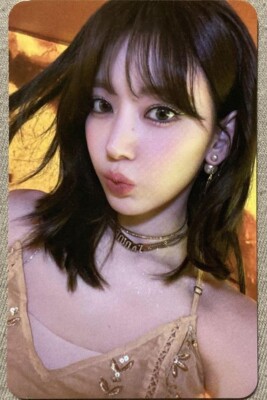 LE SSERAFIM HOT Weverse Global YouTube Gift Official Photocard