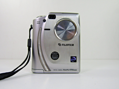 Fujifilm FinePix 4700 Zoom 2.4MP Digital Camera - Rare Silver