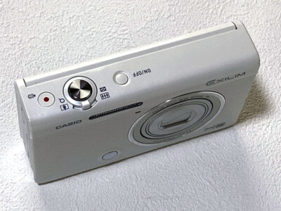 CASIO EXILIM HIGH SPEED EX-ZR70 16.1MP Digital Camera White