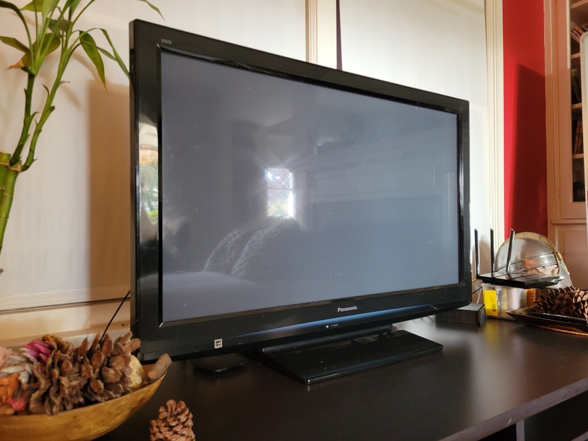 Panasonic Viera TC-P42S2 42-Inch 1080P Plasma HDTV Black w. remote