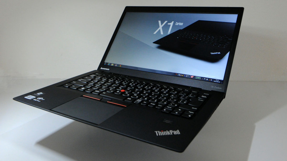 14インチ画面の最軽量ウルトラブック「ThinkPad X1 Carbon」実機