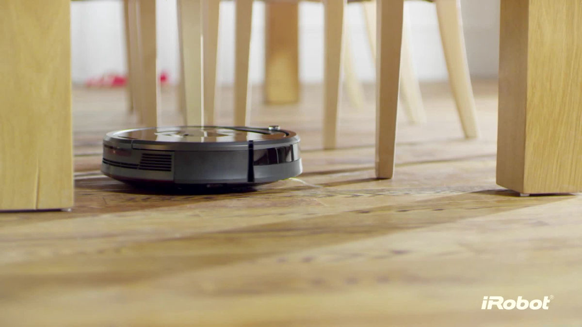 お掃除ロボのルンバがWi-Fiとカメラを搭載、新型「ルンバ 980」は一体
