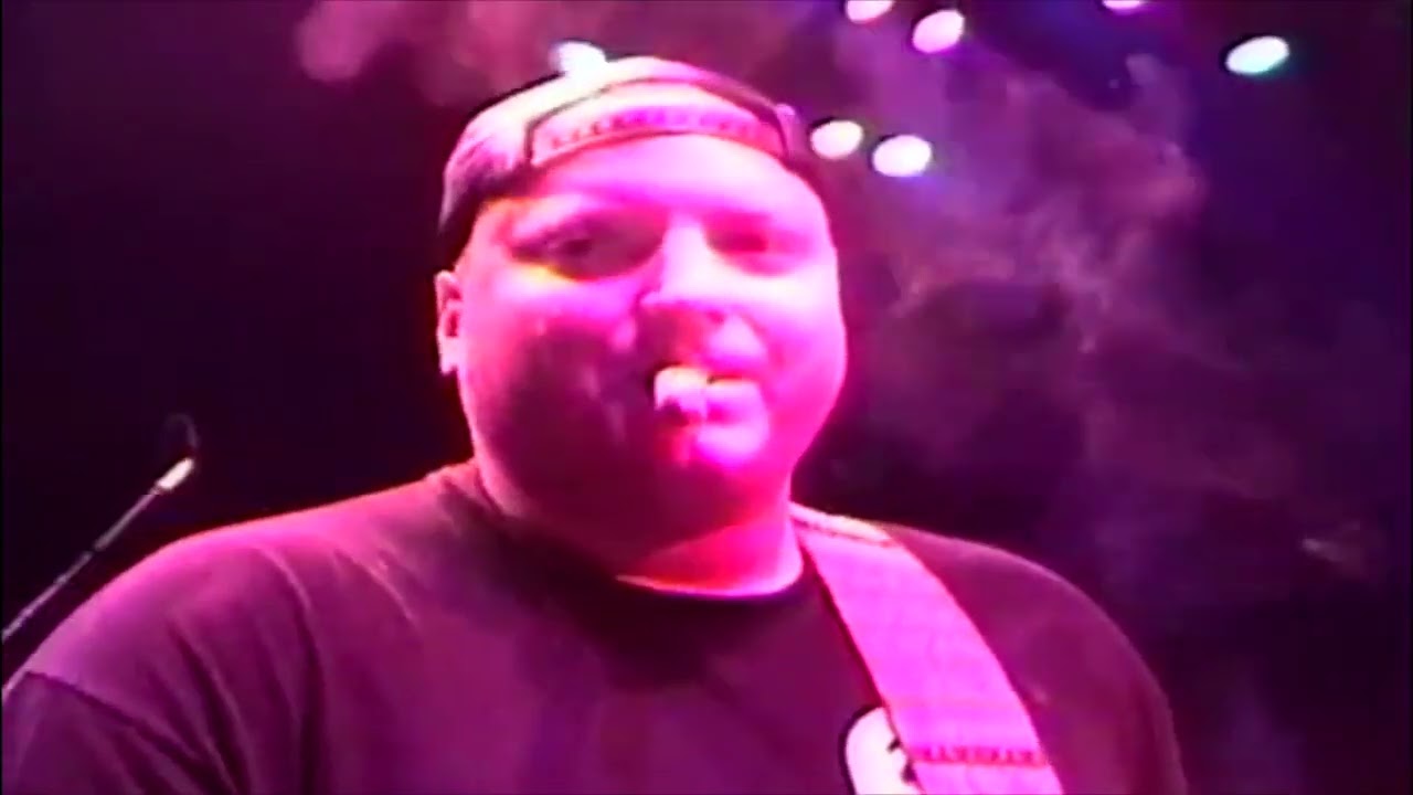Sublime - 3 Ring Circus - Live At The Palace 1995 - YouTube