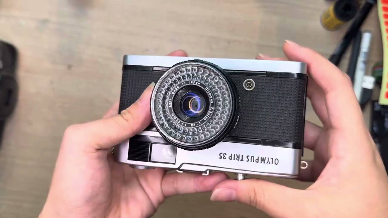 Olympus trip 35 (analogue zone focus) - YouTube