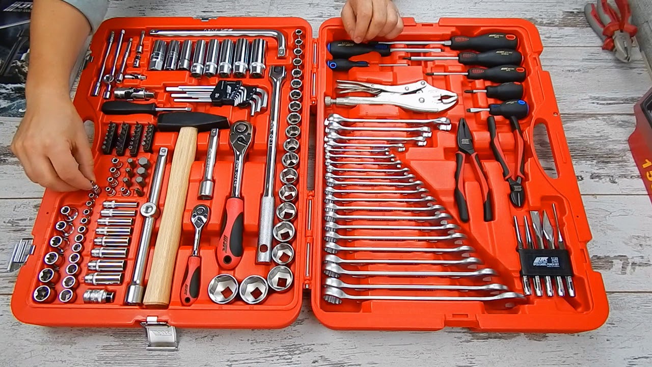 Набор инструментов JTC H156C-R72 (156 предметов) здесь дешевле.