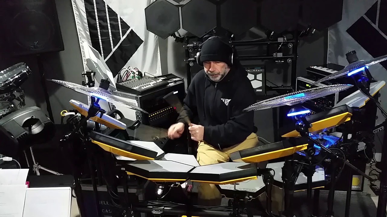 Playing Simmons SDSV tom samples on a Simmons SDX - YouTube