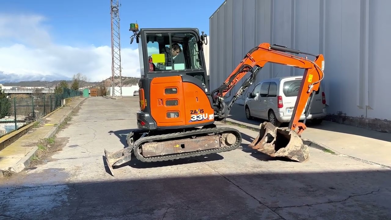 HITACHI ZX33 - YouTube