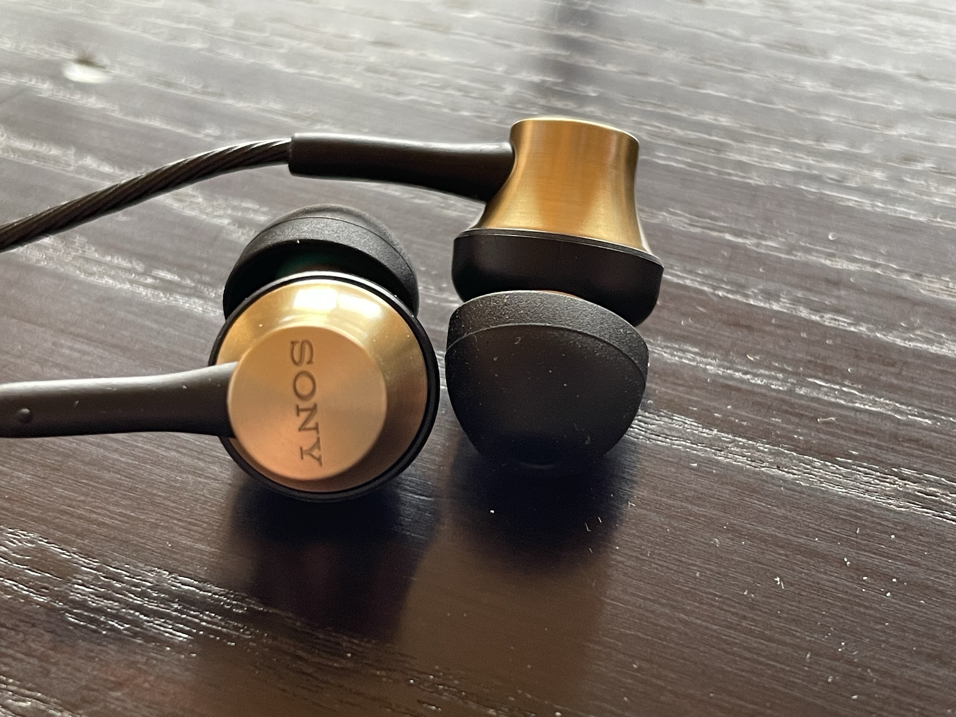 ワイヤレスイヤホンから有線イヤホンへ SONY MDR-EX650AP購入