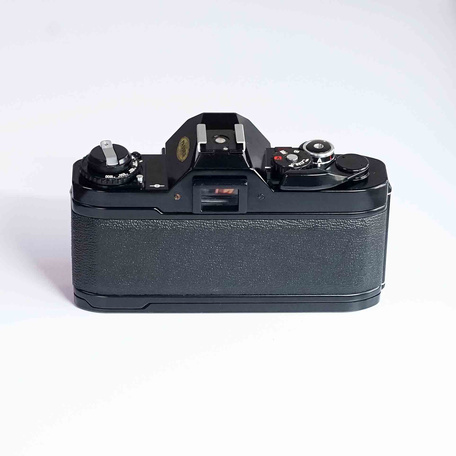 売り切れ CANON AV-1（中古 フィルムカメラ 35mm 一眼レフカメラ