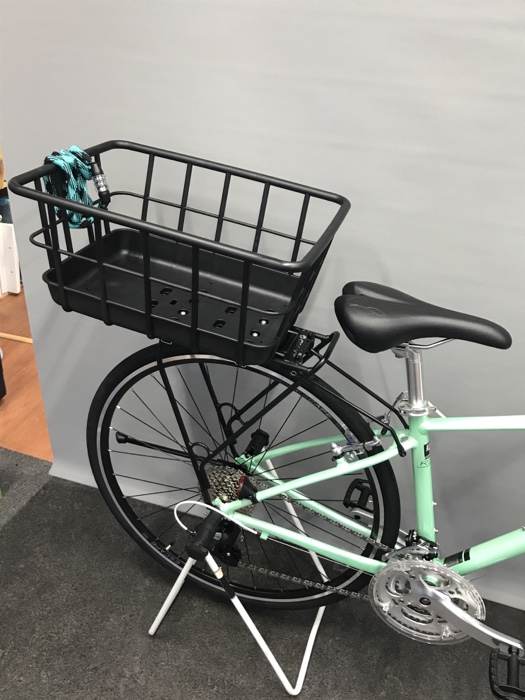 ESCAPE R3にリアバスケットを取り付け │ 輪心（わごころ） -GIANT EXP