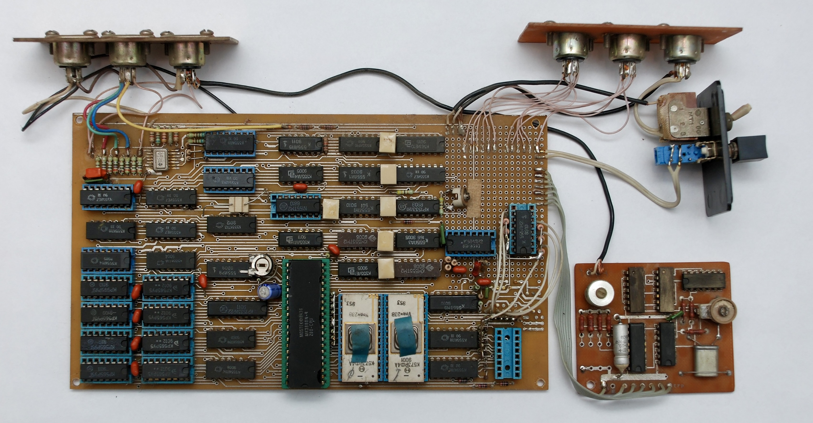 Sintez-M / DIY Soviet ZX Spectrum - Old Crap Vintage Computing