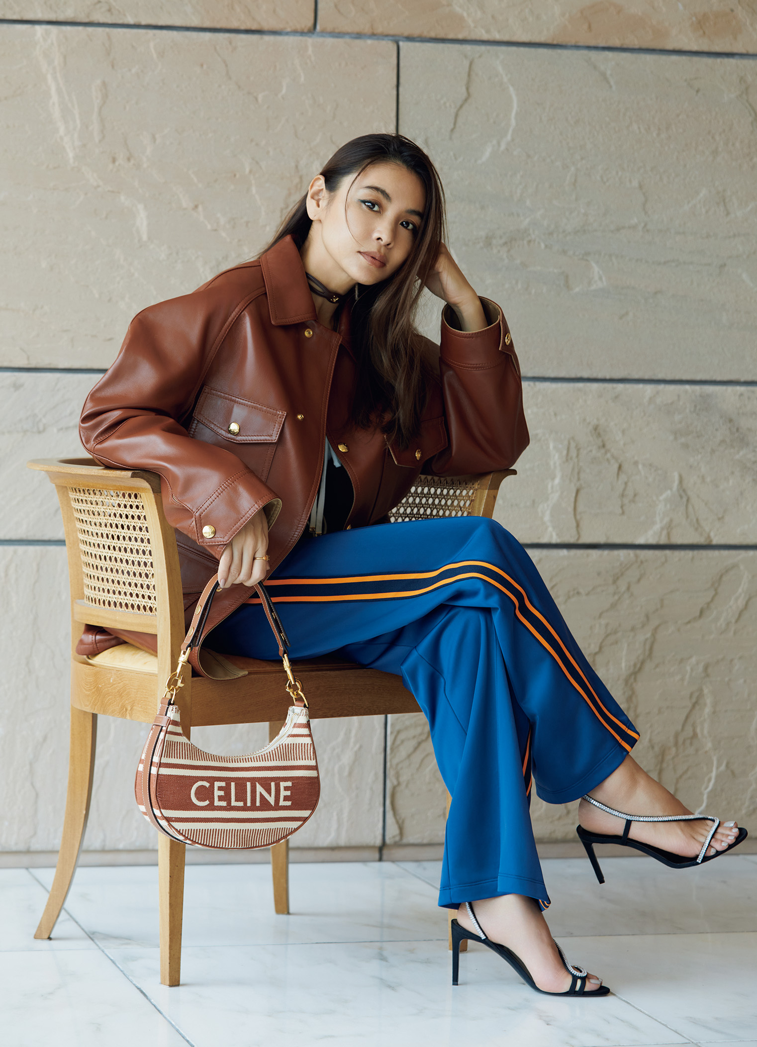 滝沢眞規子さんが着こなす。お手本は「フレンチブルジョワ」Style