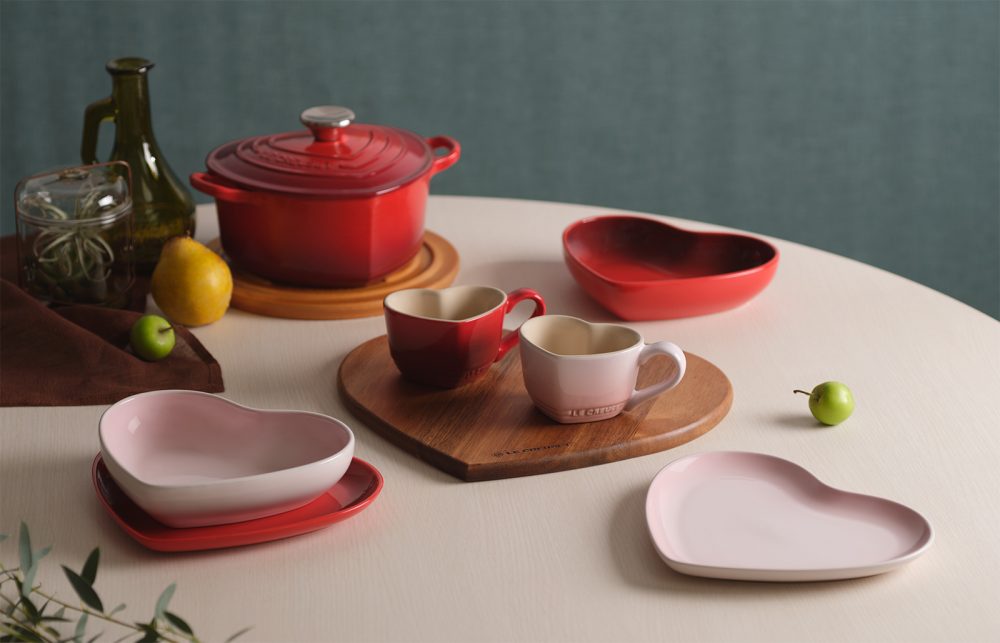 飾りたくなる♡ル・クルーゼの【2024バレンタインコレクション】 | VERY