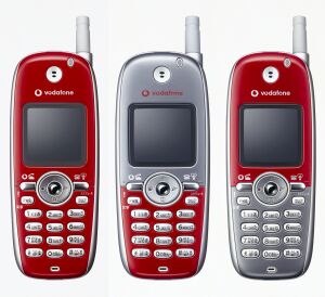 着せ替えできるプリペイド端末「enjorno V102D」 - ITmedia Mobile