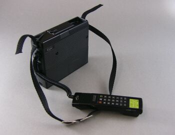 携帯フィギュア、新作は伝説の「ショルダーフォン」 - ITmedia Mobile