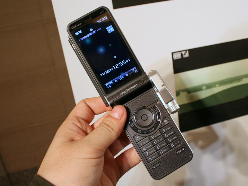 あのヒンジ”に込めた思い──「W44S」はなぜあのようなデザインなのか