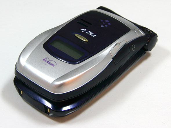 第1回 FOMAの魅力を盛り込んだ“ビジュアルタイプ”端末──「P2101V