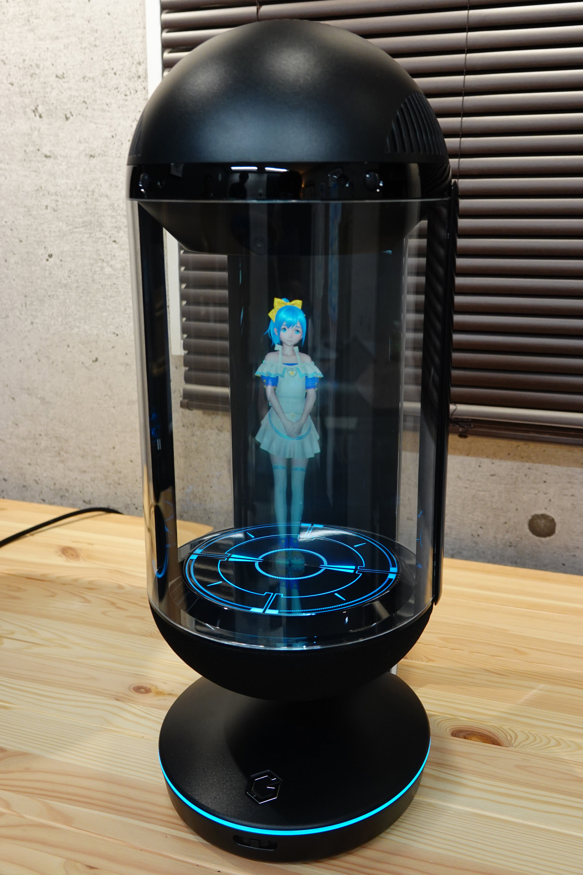 Gatebox」量産モデル、発売延期から1年の成果 「音声合成は3回やり直し