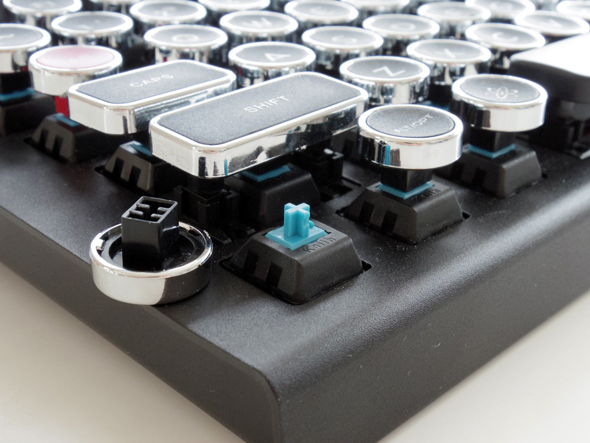 タイプライター風キーボード「Qwerkywriter」でレトロメカニカルの