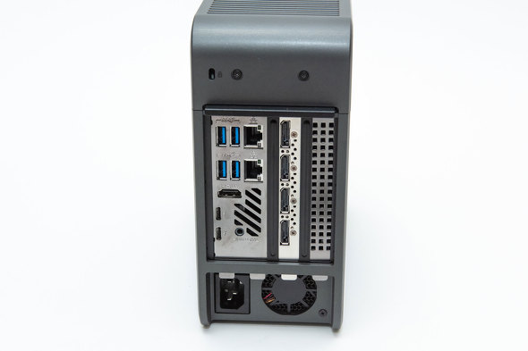 まさかのXeon搭載NUC「Intel NUC 9 Pro」はGPUを選べる頼れるヤツだっ