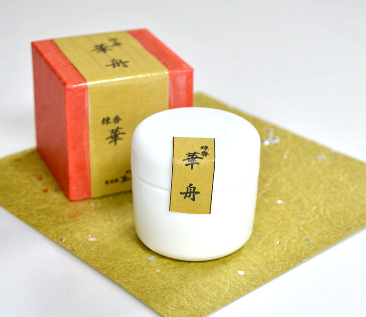 楽天市場】【玉初堂】練香「華舟 かしゅう」樹脂製容器入【#0453