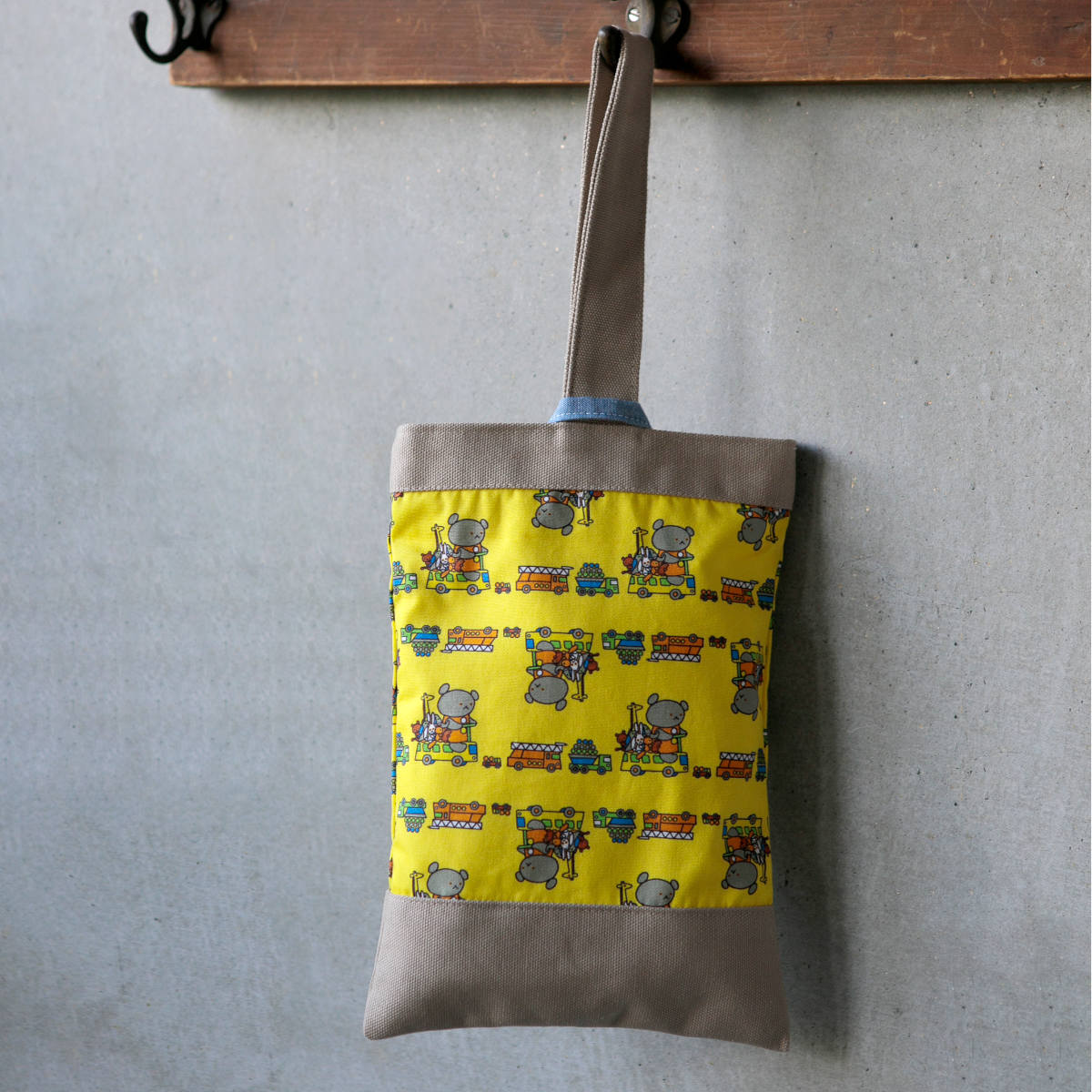 楽天市場】シューズバッグ ネームタグ付 こぐまちゃん （ 上履き入れ