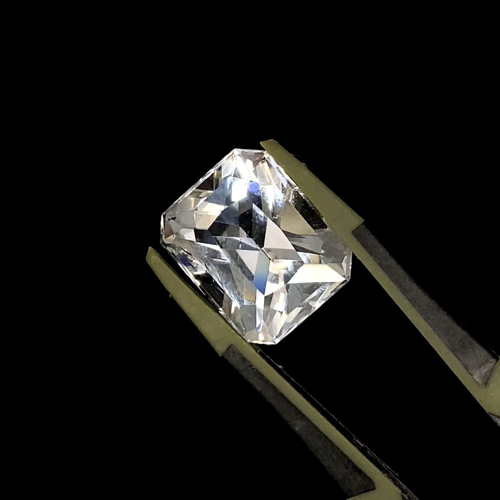 アポフィライト(宝石名アポフィライト)インド産 ソ付(GRJ) 10.634ct