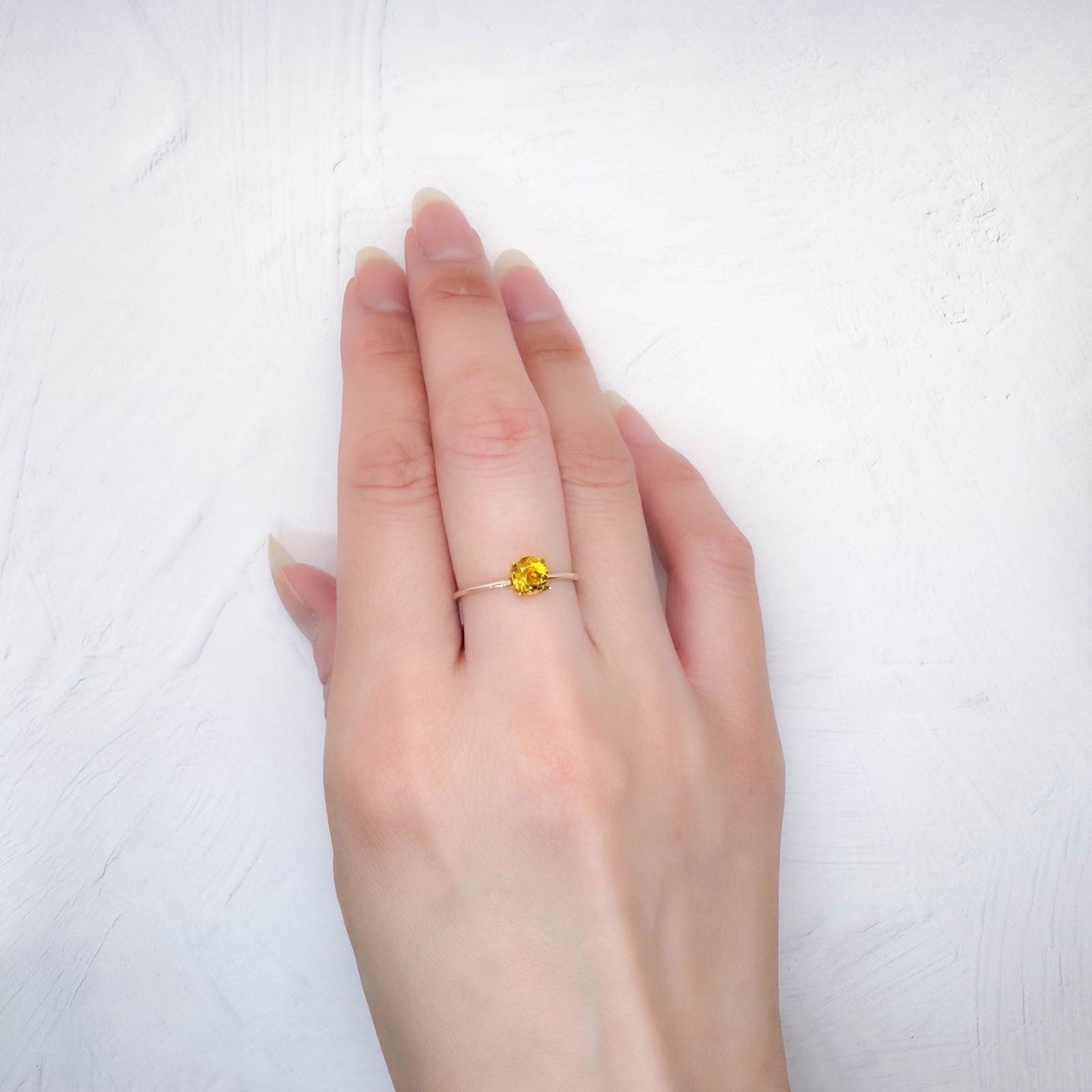 ゴールデンベリル(宝石名ベリル)ブラジル産 識別済 0.46ct / 5.1x5.1mm