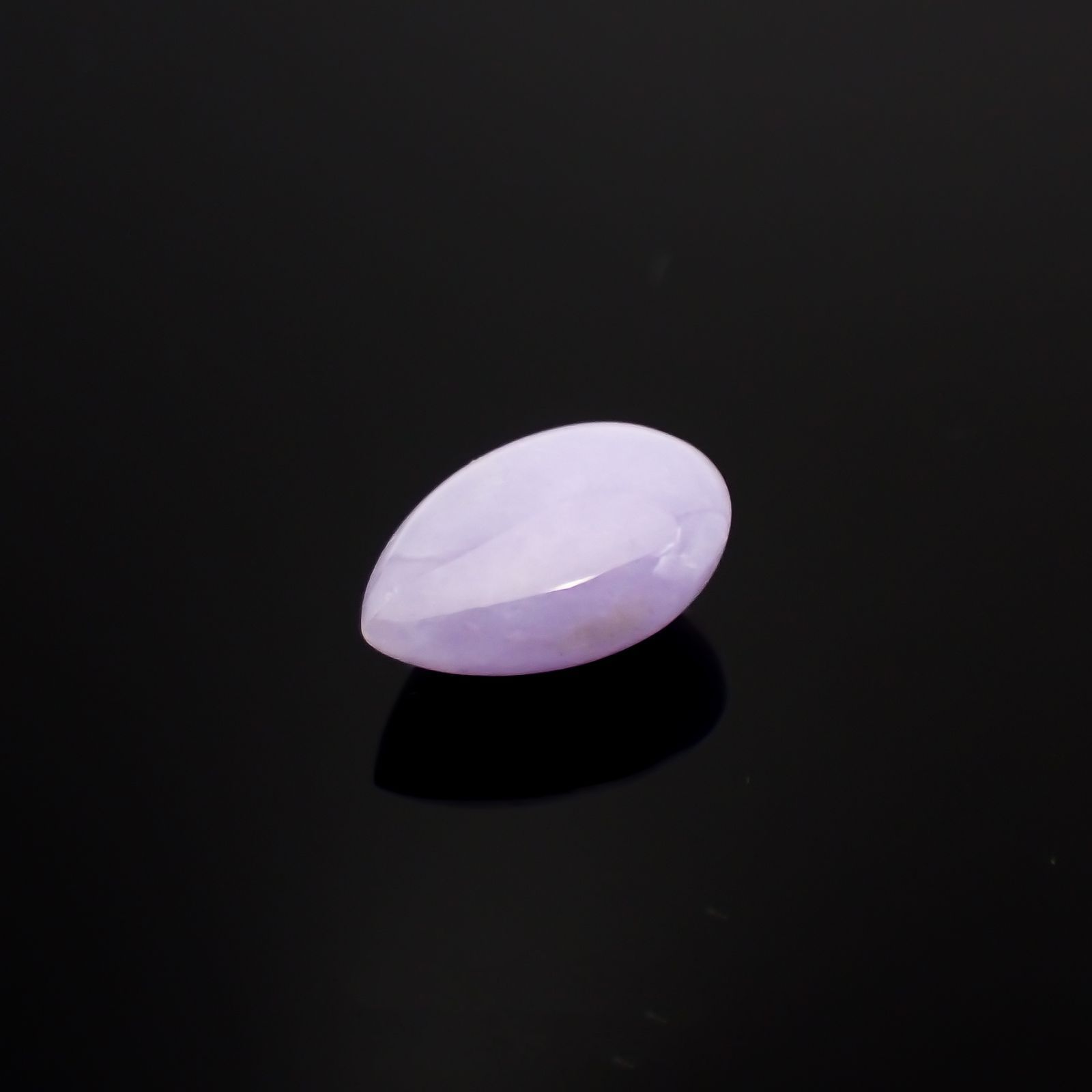 ラベンダー翡翠(宝石名ラベンダー・ジェダイト(翡翠))ビルマ産 ソ付(彩