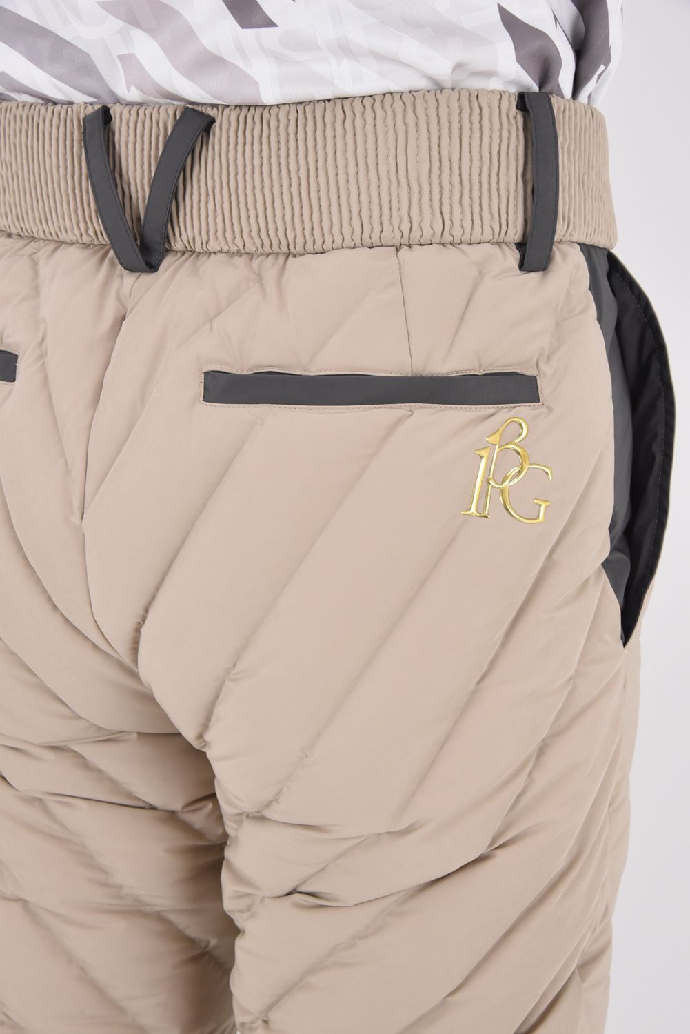 1PIU1UGUALE3 GOLF - 113 GOLF DOWN PANTS / ヴィクトリア ダウン