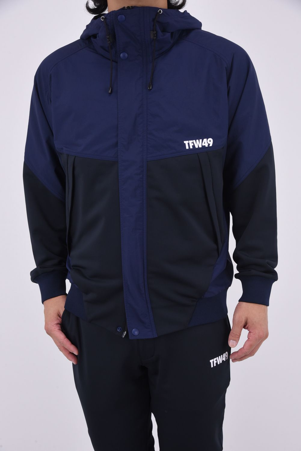 TFW49 - COMBINATION HOODED JACKET / バックロゴ コンビネーション