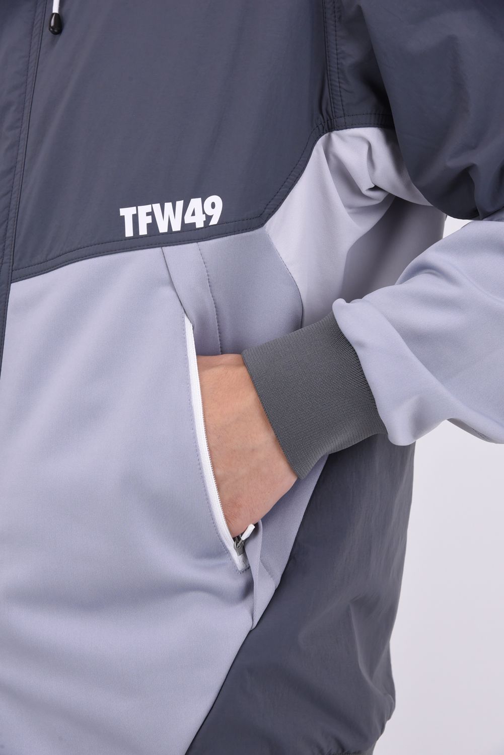 TFW49 - COMBINATION HOODED JACKET / バックロゴ コンビネーション