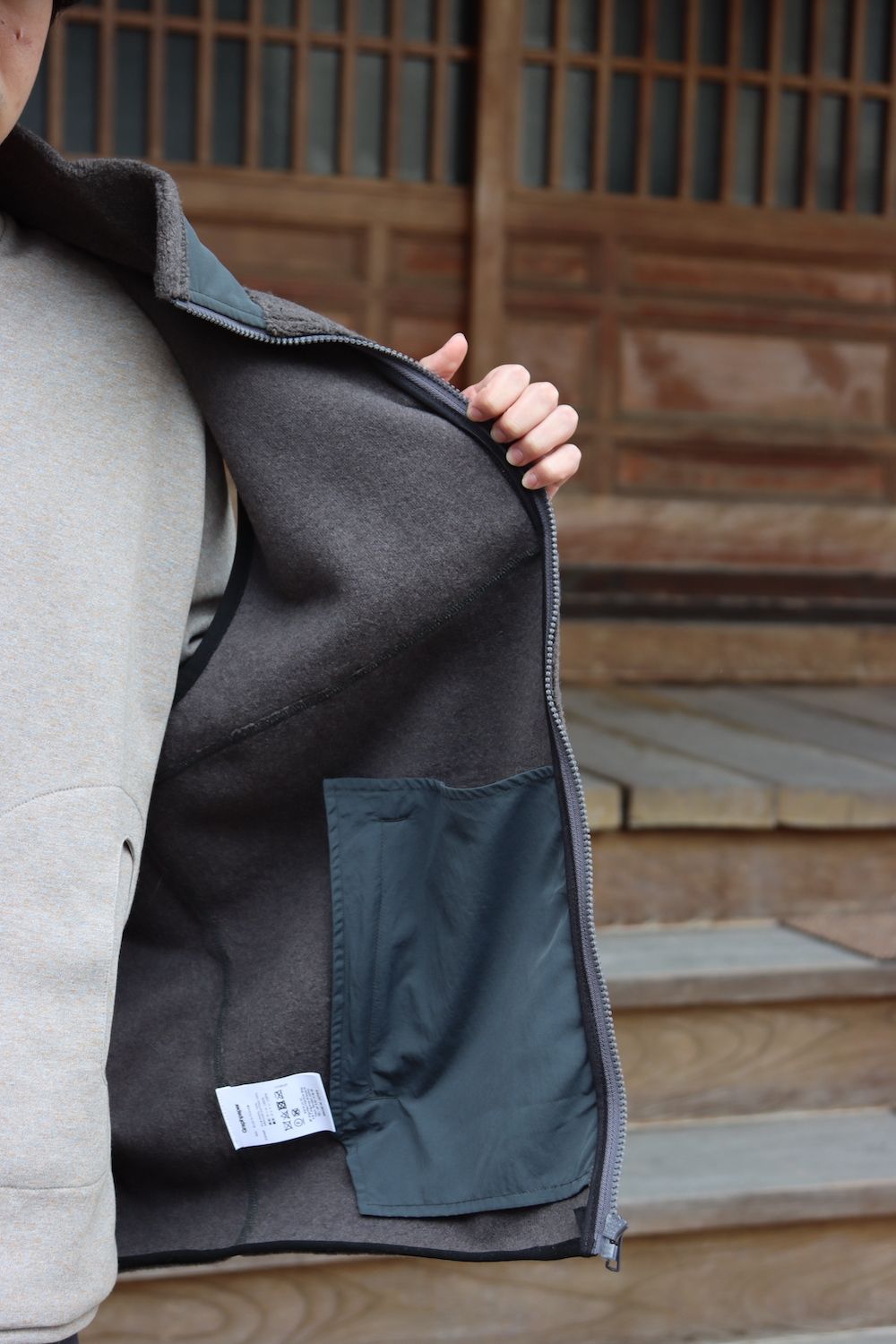 Graphpaper Wool Boa Zip-Up Vest(GU213-70205B) style. 2021.09.12