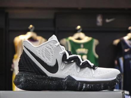 国内2月22日発売予定】ナイキ カイリ― 5 EP ホワイト/ブラック (AO2919