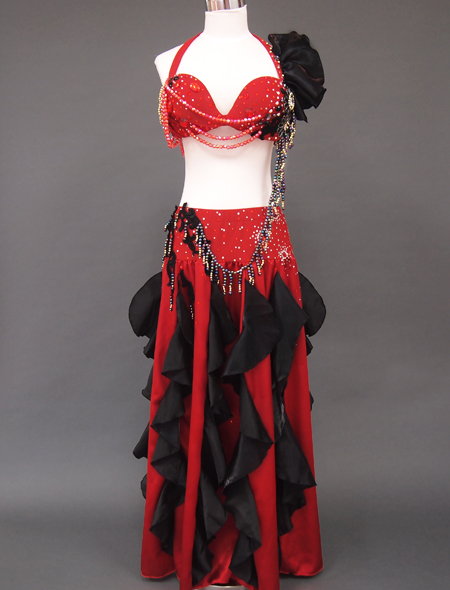 ベリーダンス衣装】赤x黒のゴージャスなコスチューム！珍しい連なる
