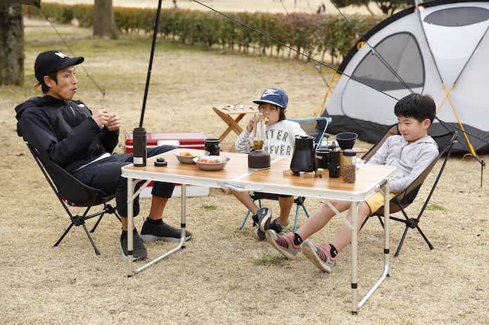 キッズ大喜び】その発想はなかった！シンプルなキャンプテーブルかと