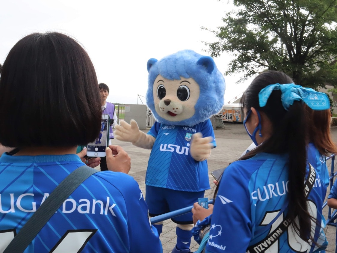 試合終了後、ファンの前に姿を現したアスルくん - 沼津経済新聞