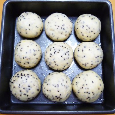 卵と牛乳♪黒ごまさつまいも☆ちぎりパン by ほっこり～の