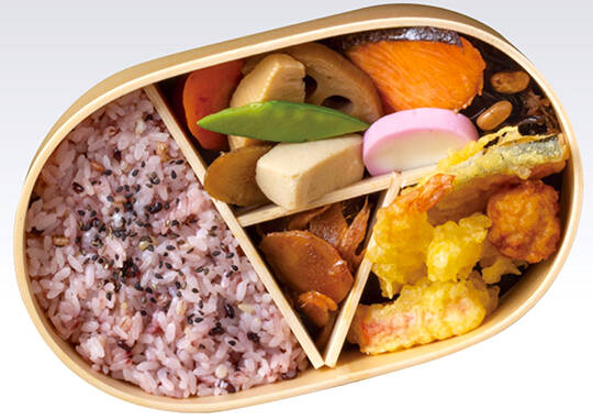 十六穀米弁当 1,350円｜懐石料理 青山 - くるめし弁当