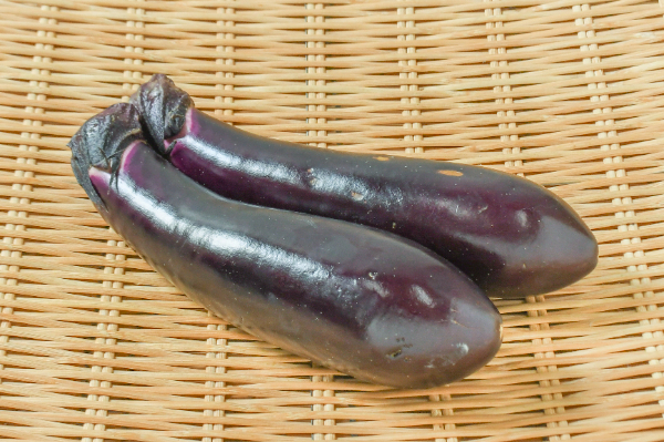 長茄子（S） 【業務用食材の仕入れなら八面六臂】