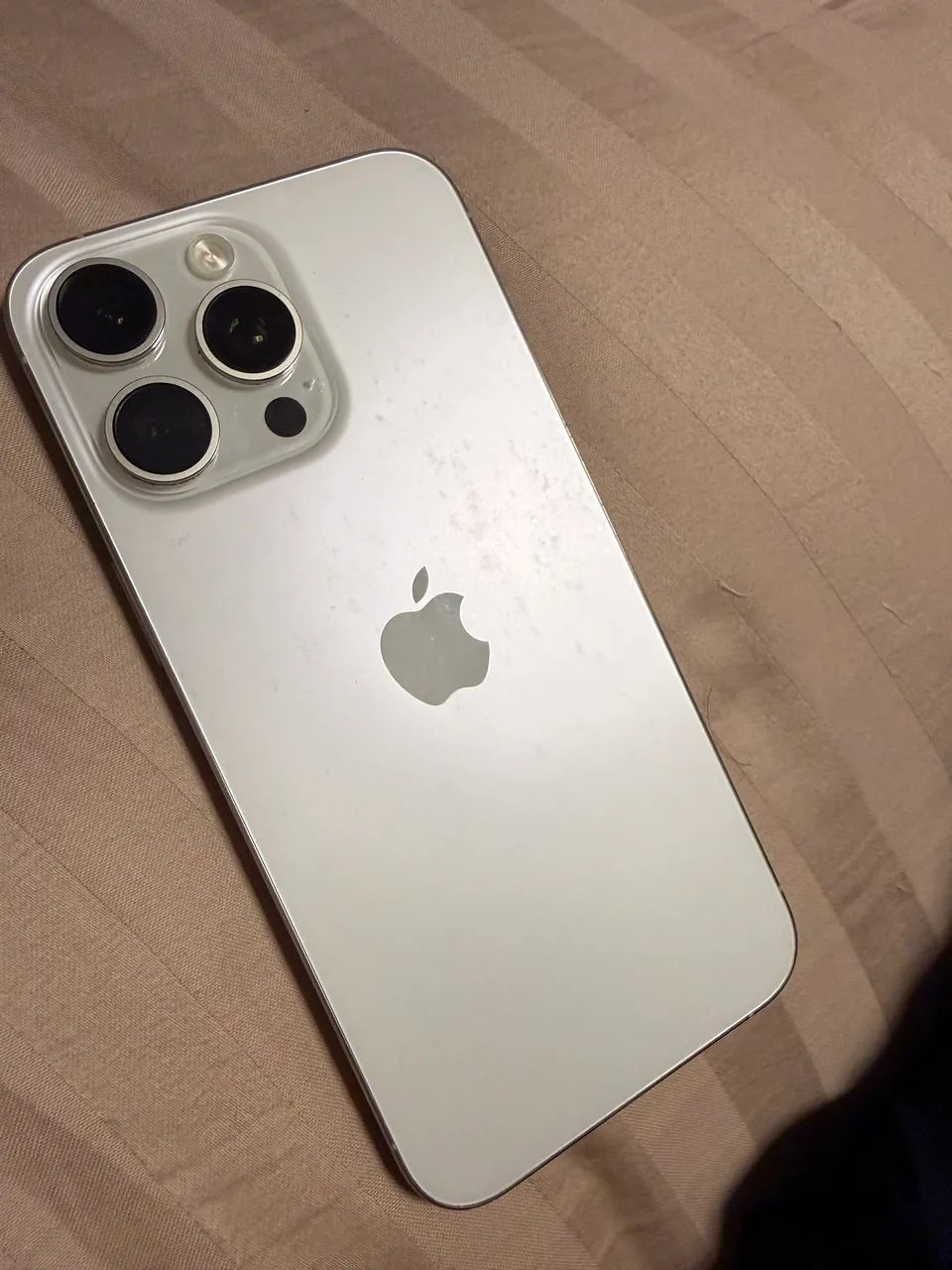 iPhone 15 Pro Max 512GB White Titanium - Celulares e Smartphones