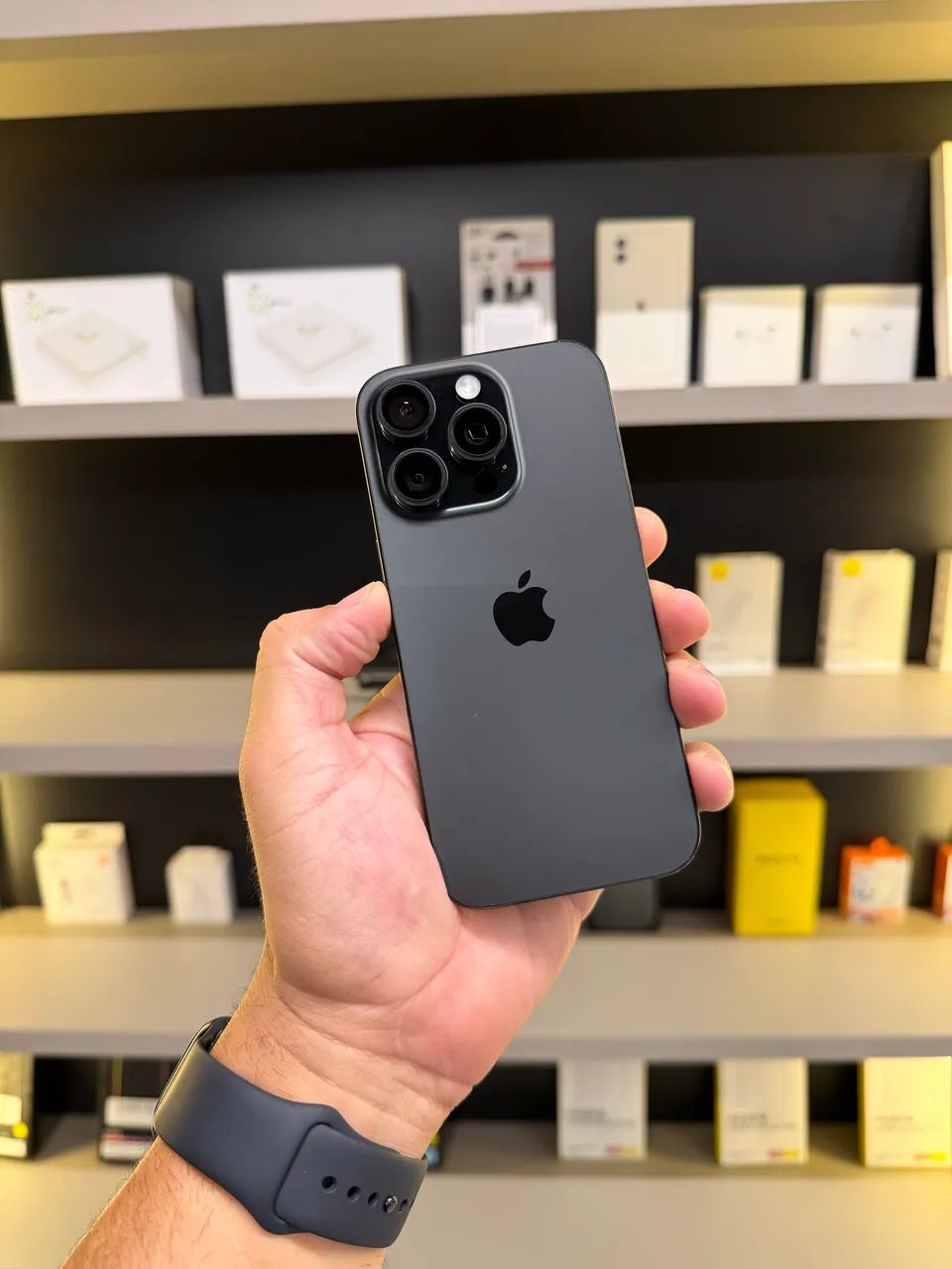 iPhone 16 Pro 256GB Black Titanium - Celulares e Smartphones