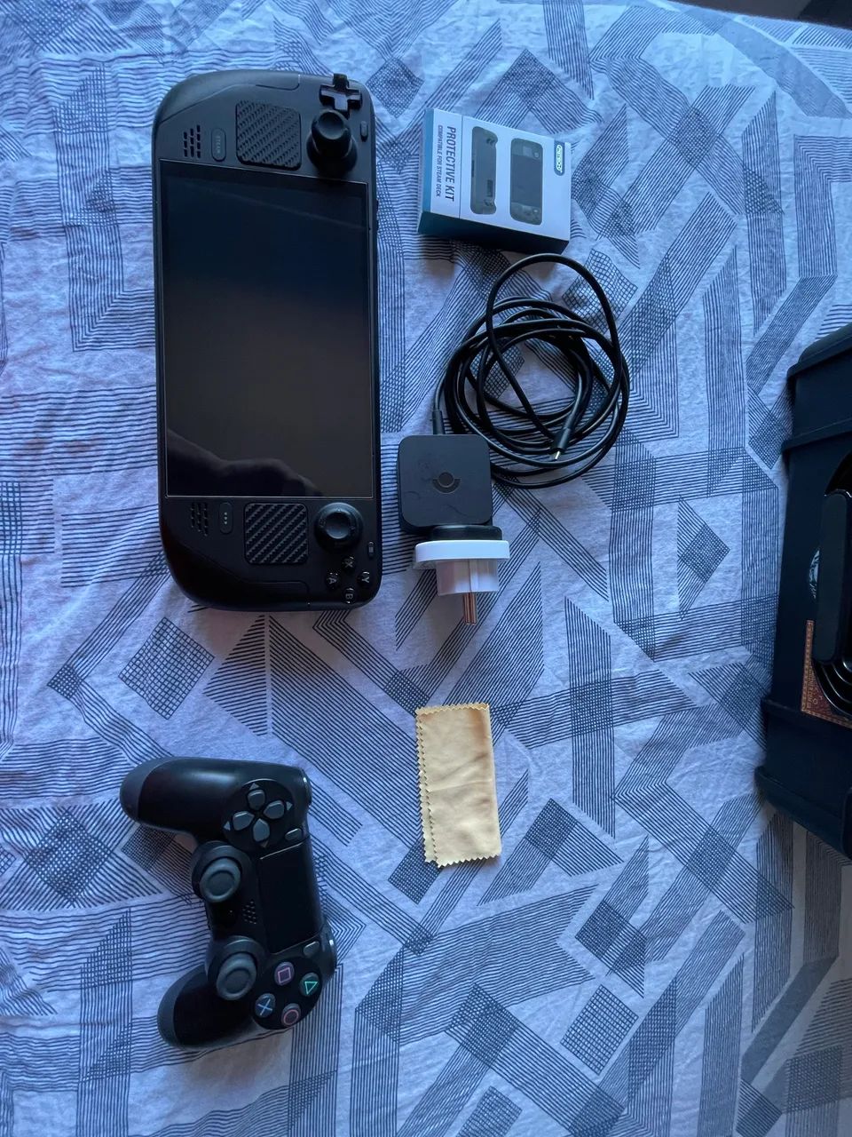 Steam Deck OLED 1tb + Case importada + controle + dock - Consoles