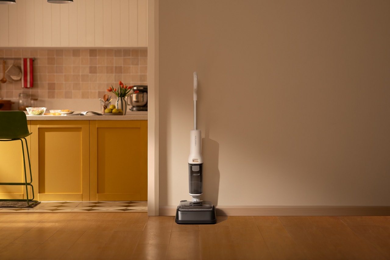 パワフルな吸引力×強力な水拭き機能をこれ一つで！【多機能スティック