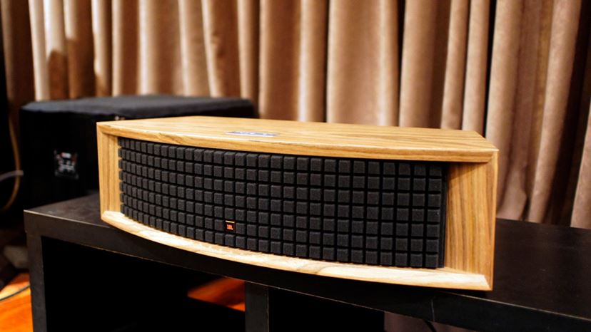 おしゃれサウンドバー的に使える!? JBLの全部入りスピーカー「L42ms