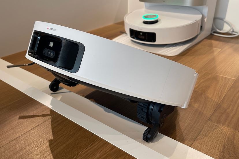 ついに6cmを踏破するロボット掃除機が登場！ 高さ8.9cmに変形もする