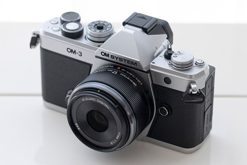 スタイリッシュな「OM SYSTEM OM-3」とともに小田原の“早咲きの桜”に