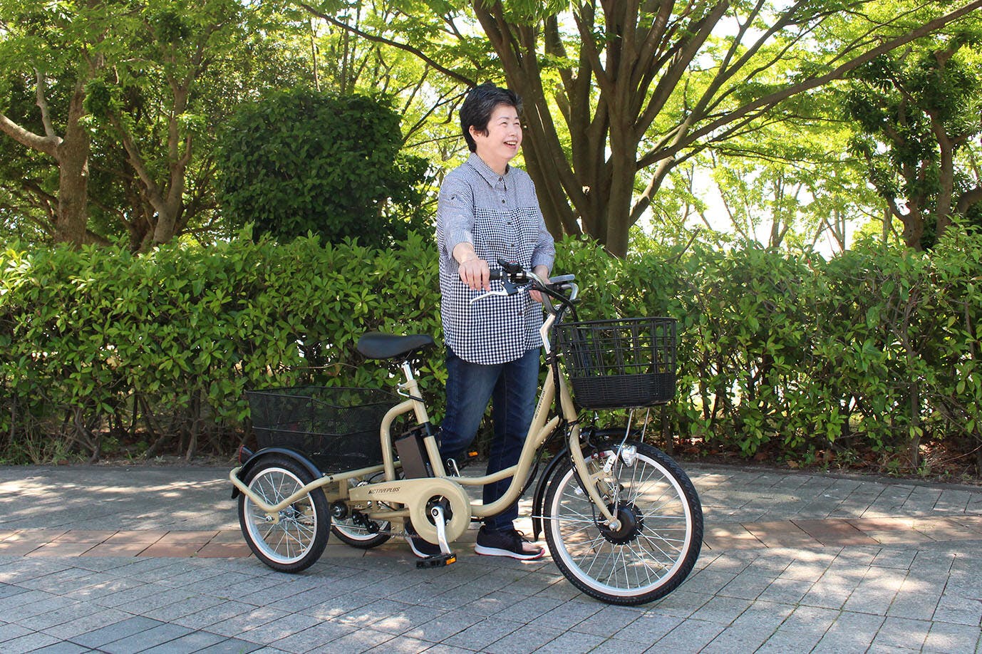 ノーパンク電動アシスト三輪自転車 【送料込み】 ＃4562369182699